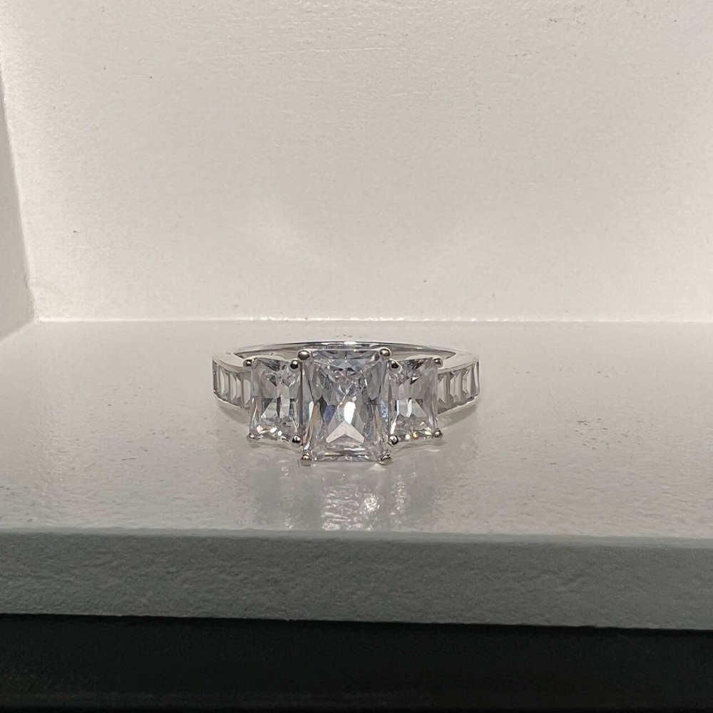 14k White Gold Ring